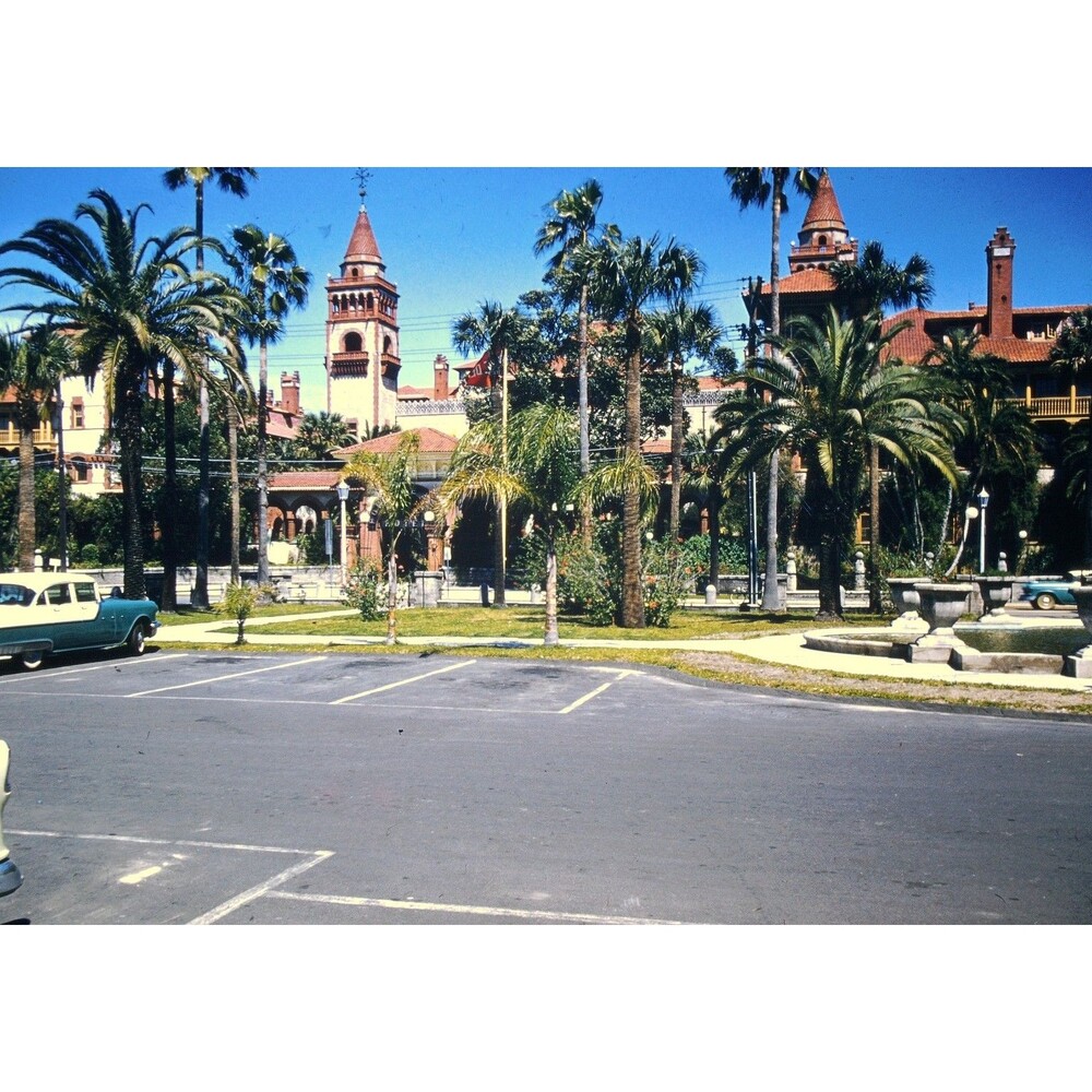 Kodak 35mm 1950s Red Border Kodachrome, Hotel Ponce de León, St. Augustine, Fl